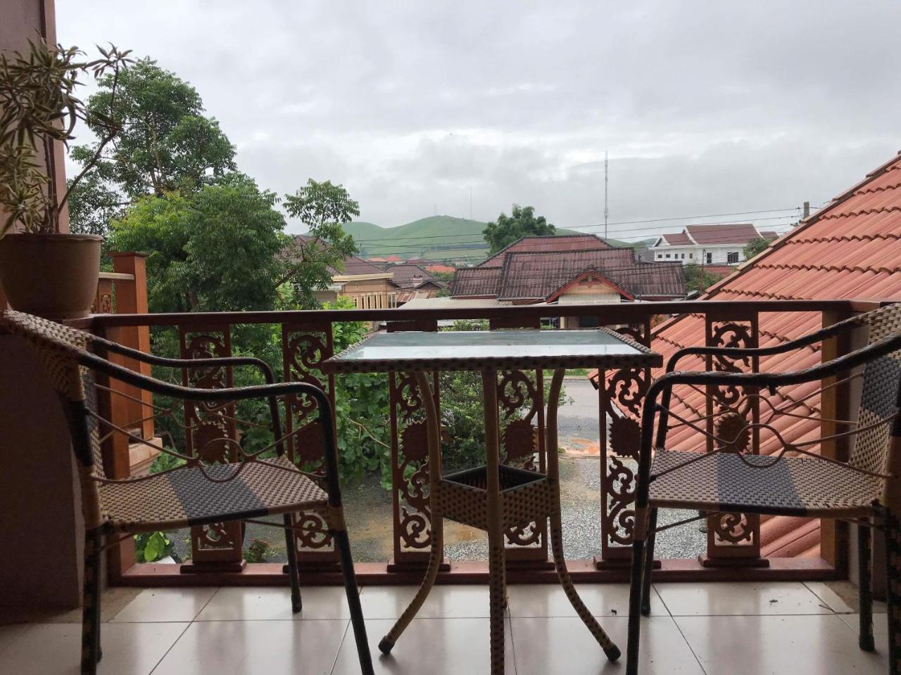 Pukyo Bed And Breakfast Belgian Lao Ban Nangoy Buitenkant foto